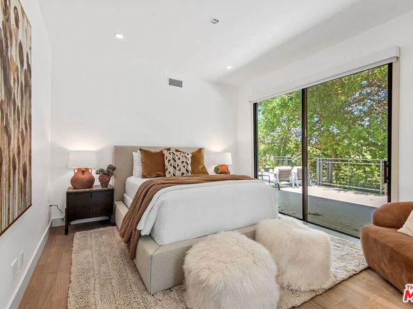 15941 Skytop Road, Encino CA 91436