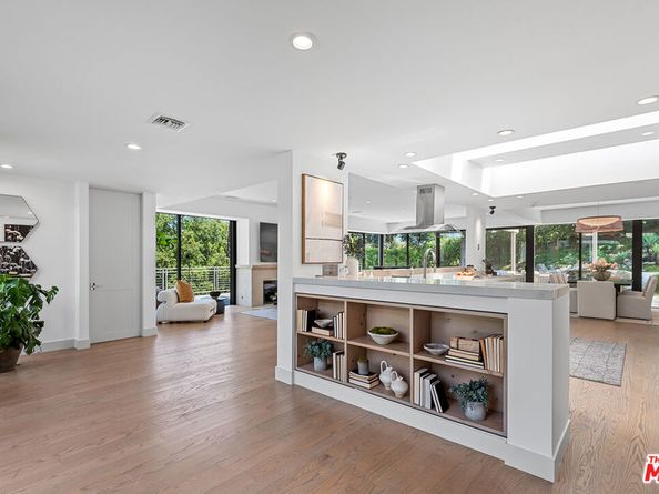 15941 Skytop Road, Encino CA 91436