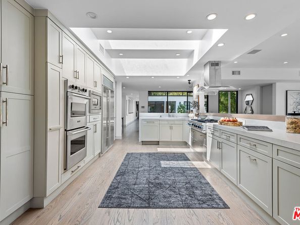 15941 Skytop Road, Encino CA 91436