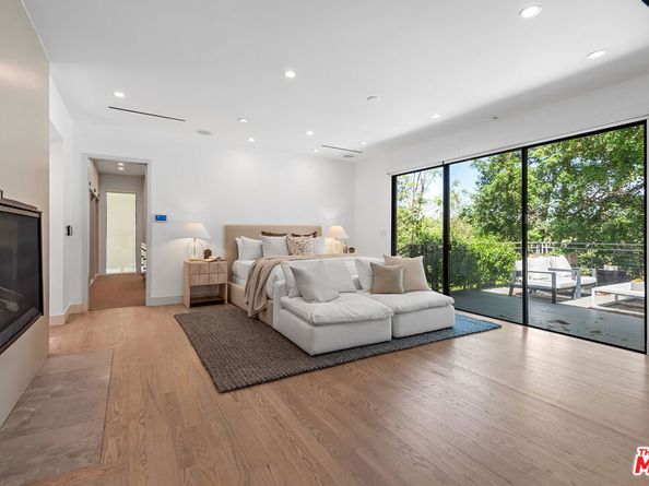 15941 Skytop Road, Encino CA 91436