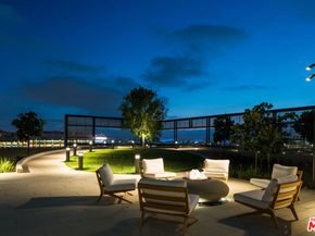 889 Francisco Street 2007, Los Angeles CA 90017