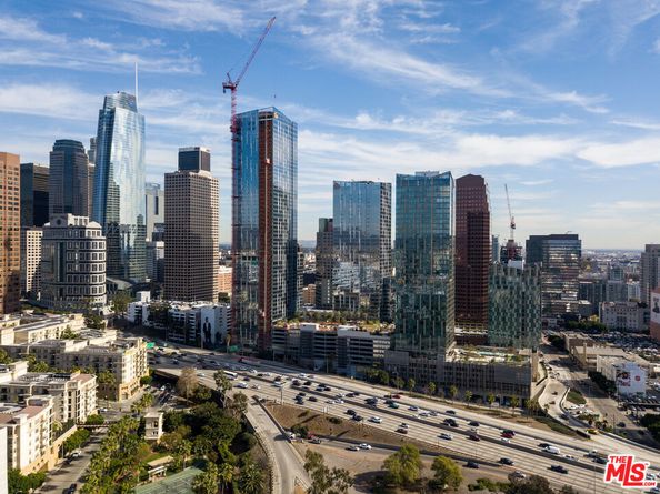 889 Francisco Street 2007, Los Angeles CA 90017