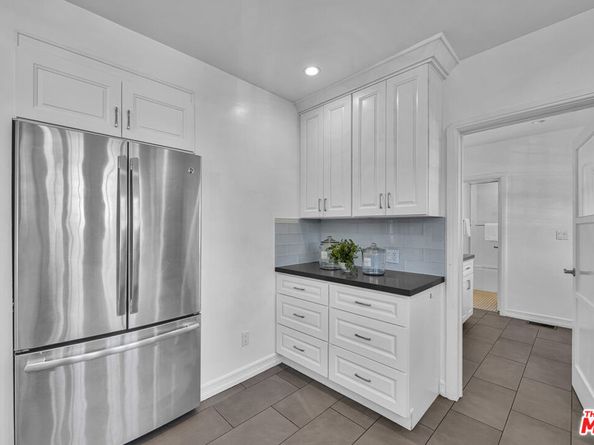 203 S Detroit Street 201, Los Angeles CA 90036