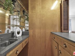 203 S Detroit Street 201, Los Angeles CA 90036