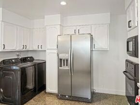 1102 Maple Street, Santa Monica CA 90405