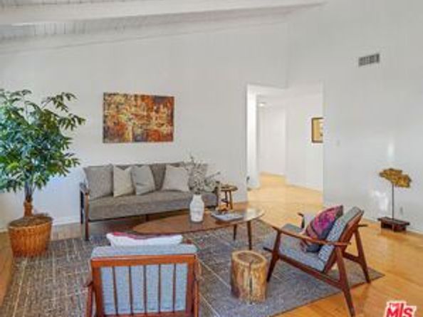 1102 Maple Street, Santa Monica CA 90405