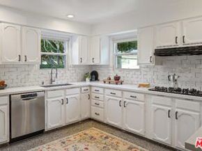 1102 Maple Street, Santa Monica CA 90405