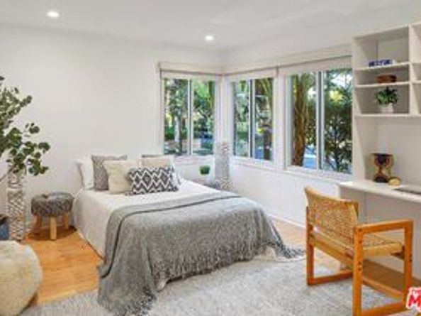 1102 Maple Street, Santa Monica CA 90405