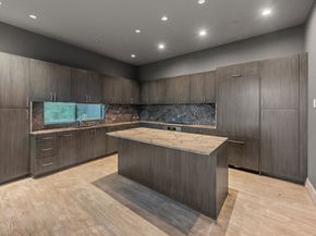 1600 Viewmont Drive, Los Angeles CA 90069