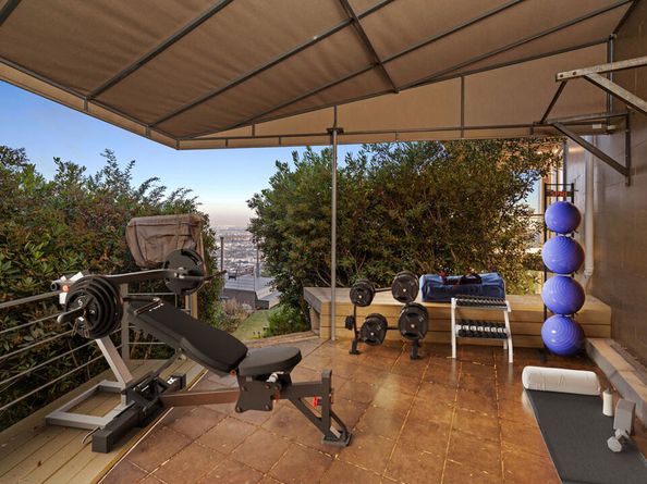 1600 Viewmont Drive, Los Angeles CA 90069