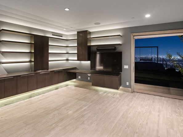 1600 Viewmont Drive, Los Angeles CA 90069