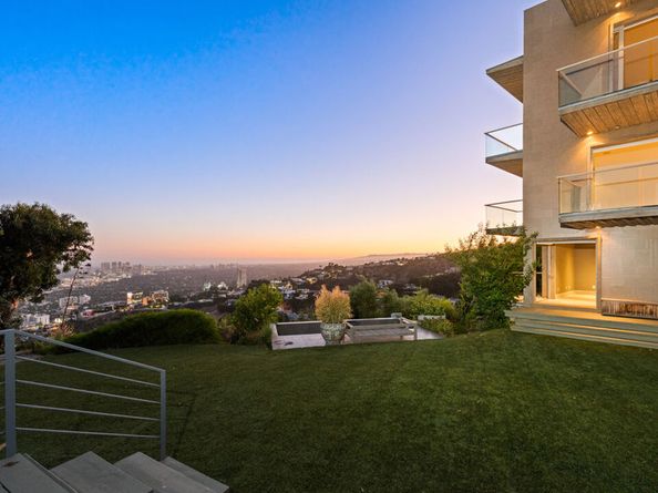 1600 Viewmont Drive, Los Angeles CA 90069