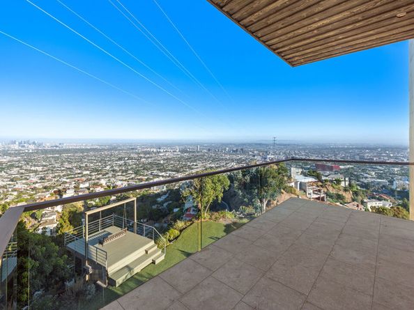 1600 Viewmont Drive, Los Angeles CA 90069
