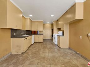 7230 Outpost Cove Drive, Los Angeles CA 90068