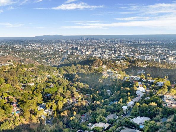 7230 Outpost Cove Drive, Los Angeles CA 90068