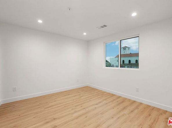 10424 Graham Avenue, Los Angeles CA 90002