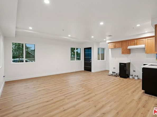 10424 Graham Avenue, Los Angeles CA 90002