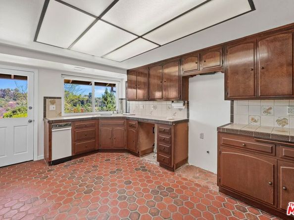 2654 Basil Lane, Los Angeles CA 90077