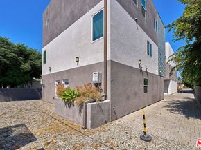 1143 Irolo Street, Los Angeles CA 90006