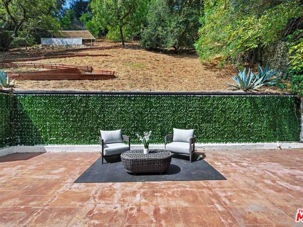 2563 Hutton Drive, Beverly Hills CA 90210