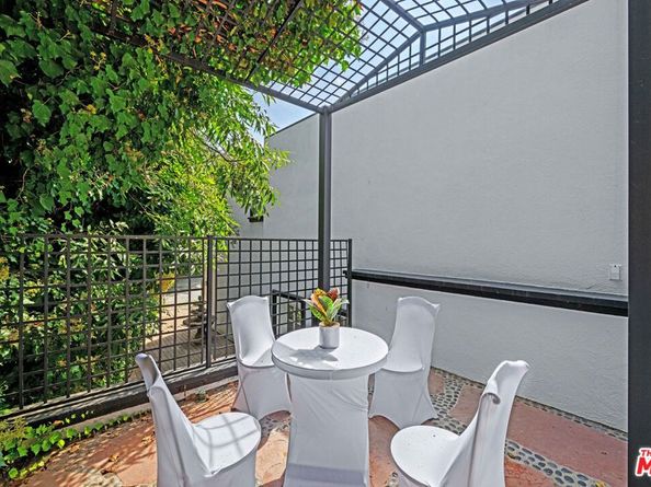 2563 Hutton Drive, Beverly Hills CA 90210