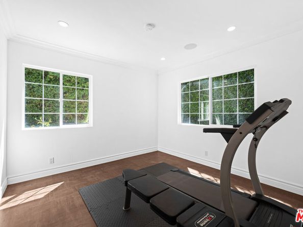 2563 Hutton Drive, Beverly Hills CA 90210