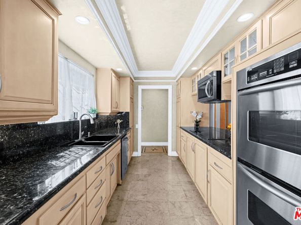 2563 Hutton Drive, Beverly Hills CA 90210