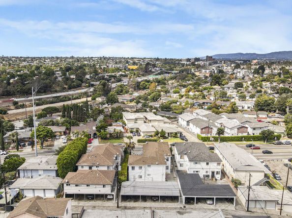 7208 S La Cienega Boulevard, Inglewood CA 90302