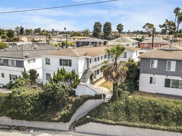 7208 S La Cienega Boulevard, Inglewood CA 90302