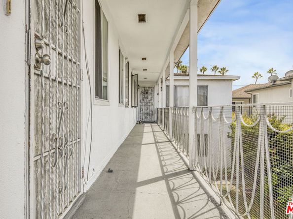 7208 S La Cienega Boulevard, Inglewood CA 90302