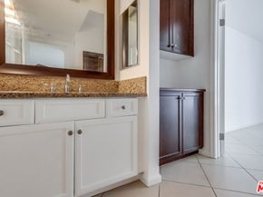 7320 Hawthorn Avenue 207, Los Angeles CA 90046