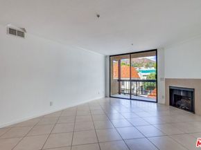 7320 Hawthorn Avenue 207, Los Angeles CA 90046