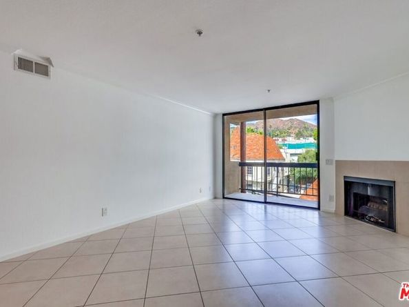 7320 Hawthorn Avenue 207, Los Angeles CA 90046