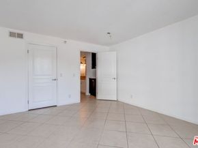 7320 Hawthorn Avenue 207, Los Angeles CA 90046