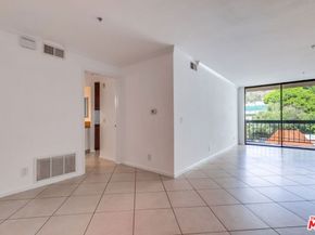 7320 Hawthorn Avenue 207, Los Angeles CA 90046