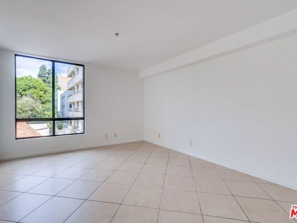 7320 Hawthorn Avenue 207, Los Angeles CA 90046