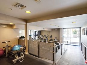 7320 Hawthorn Avenue 207, Los Angeles CA 90046