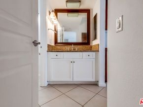 7320 Hawthorn Avenue 207, Los Angeles CA 90046