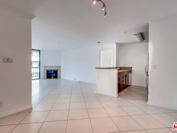 7320 Hawthorn Avenue 207, Los Angeles CA 90046