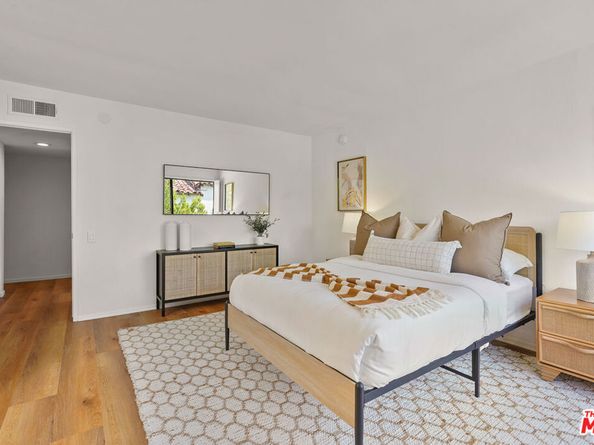 1655 Greenfield Avenue 3, Los Angeles CA 90025