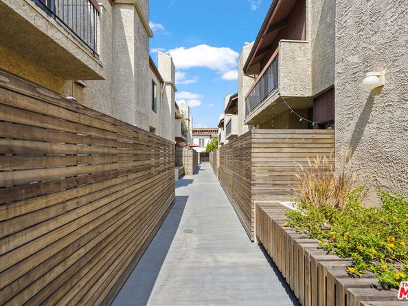 1655 Greenfield Avenue 3, Los Angeles CA 90025