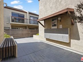 1655 Greenfield Avenue 3, Los Angeles CA 90025