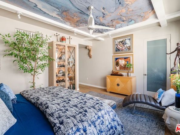 6732 W HEPBURN Way, Los Angeles CA 90038