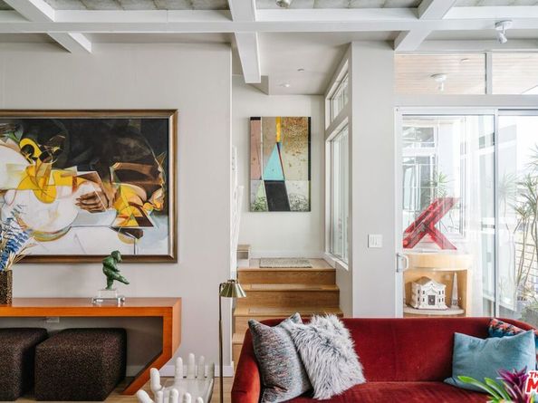 6732 W HEPBURN Way, Los Angeles CA 90038