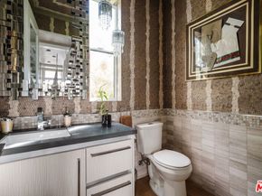 6732 W HEPBURN Way, Los Angeles CA 90038