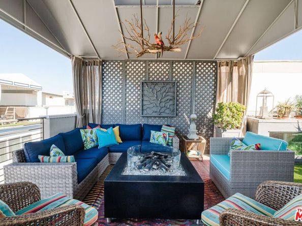 6732 W HEPBURN Way, Los Angeles CA 90038