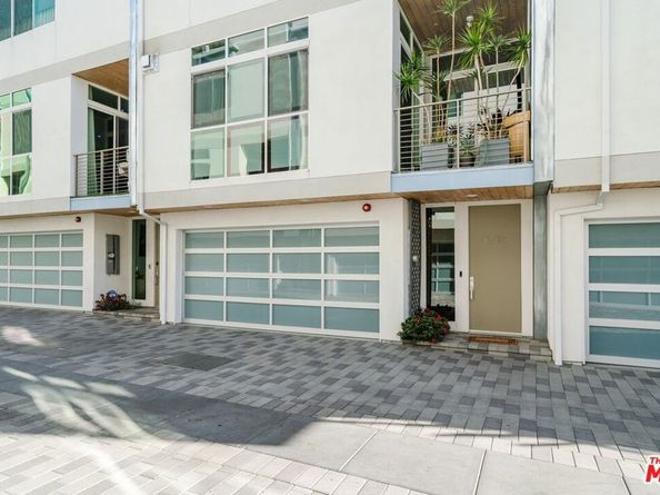 6732 W HEPBURN Way, Los Angeles CA 90038