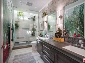 6732 W HEPBURN Way, Los Angeles CA 90038