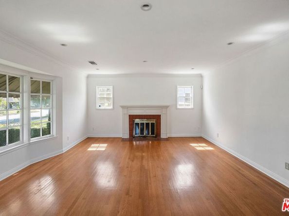 2365 Las Lunas Street, Pasadena CA 91107