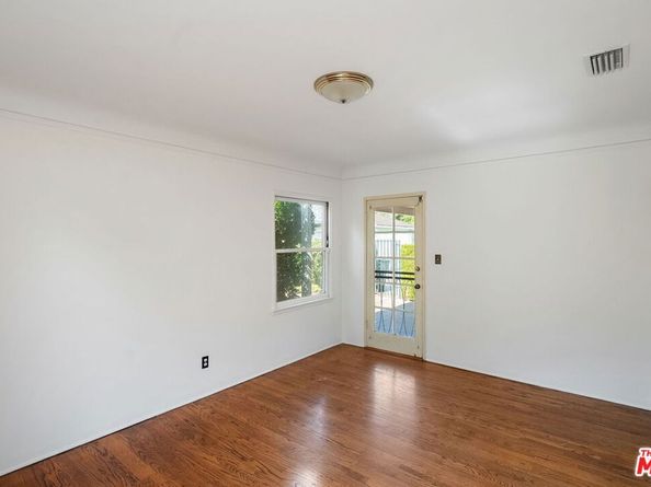 2365 Las Lunas Street, Pasadena CA 91107